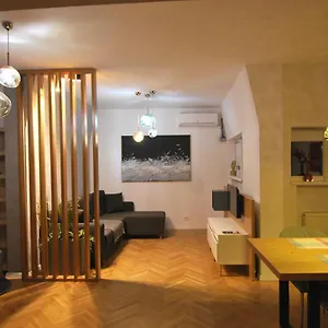New In Berindey - Historical Center, Universitate Apartament