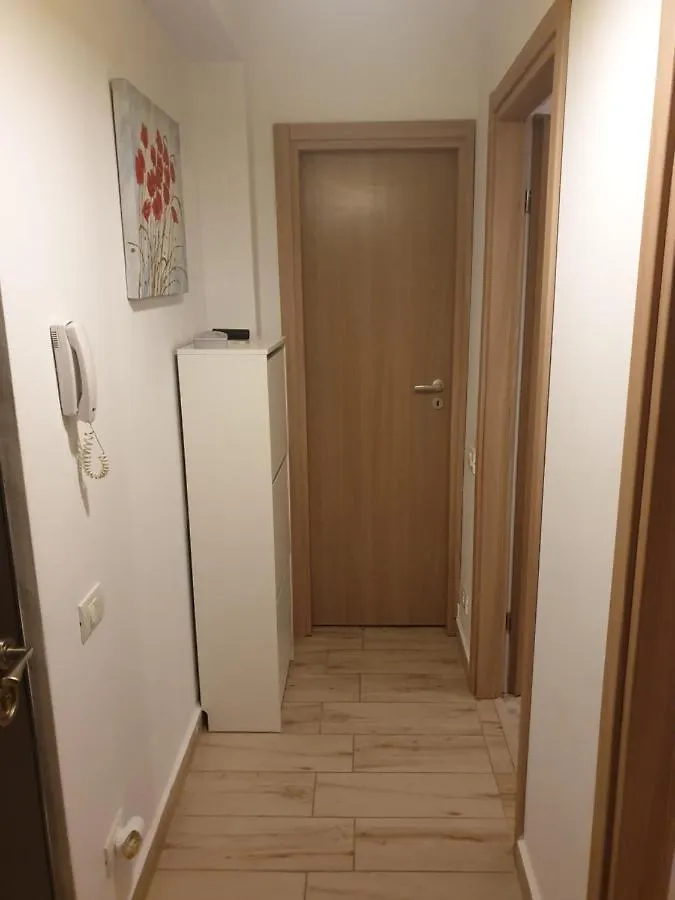 Grozavesti Apartment Near University Bucharest Romania